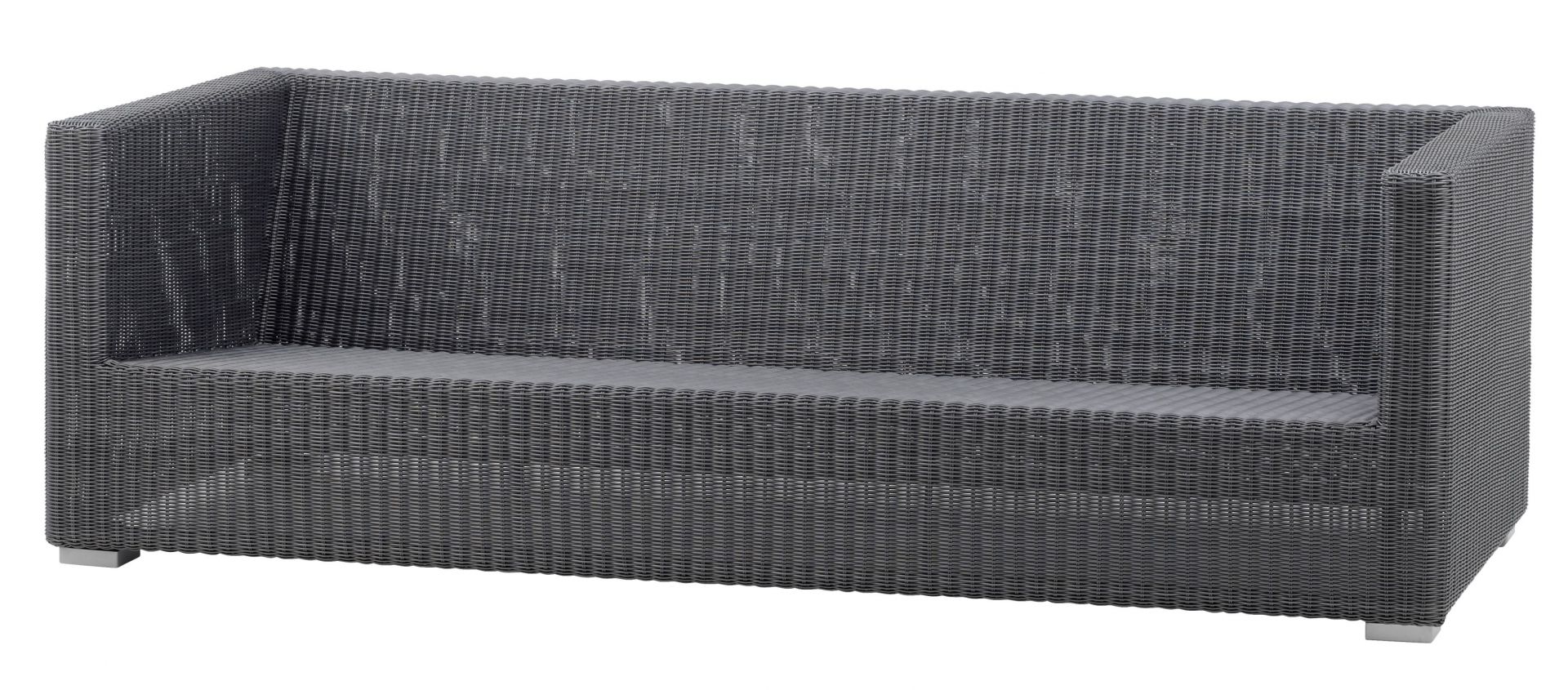 Chester Sofa: Graphitfarbenes 3-Sitzer Gartensofa aus Rattan von Cane-Line für den Außenbereich.