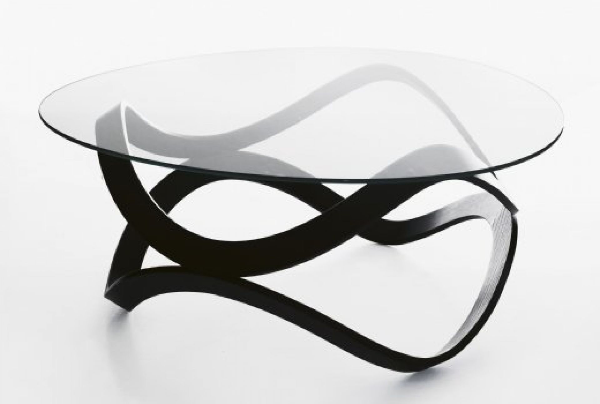 Newton Sofatisch mit Glasplatte und geschwungenem, schwarzem Holzfuß von Karl Andersson & Soener.