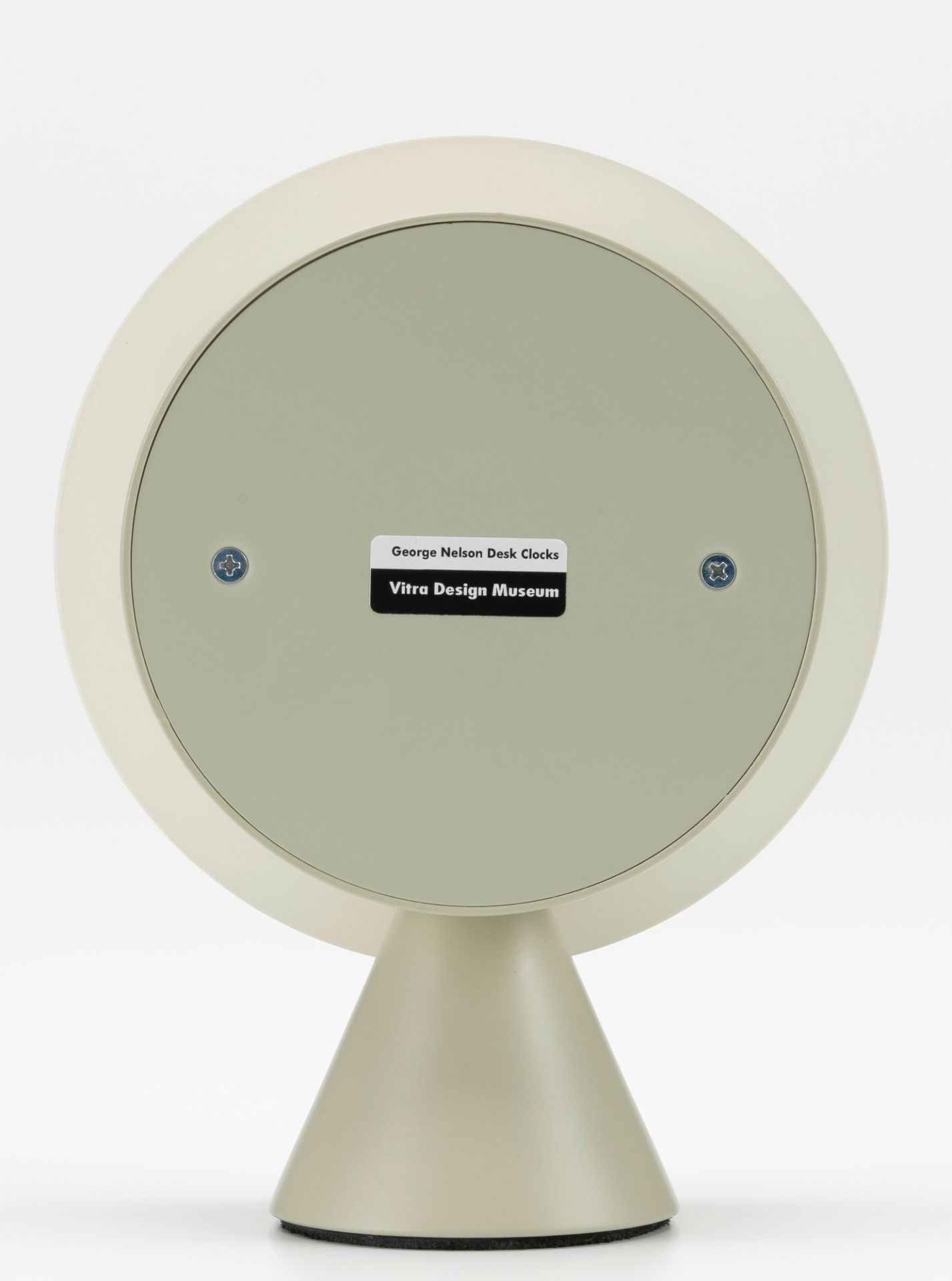 Rückseite der Vitra Tischuhr mit Kegelbasis, modernes Design für Schreibtisch und Büro.
