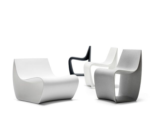 SIGN MATT Armchair: Indoor/Outdoor Sessel in Schlamm, Weiß und Schwarz. Moderne Designermöbel für den Garten.