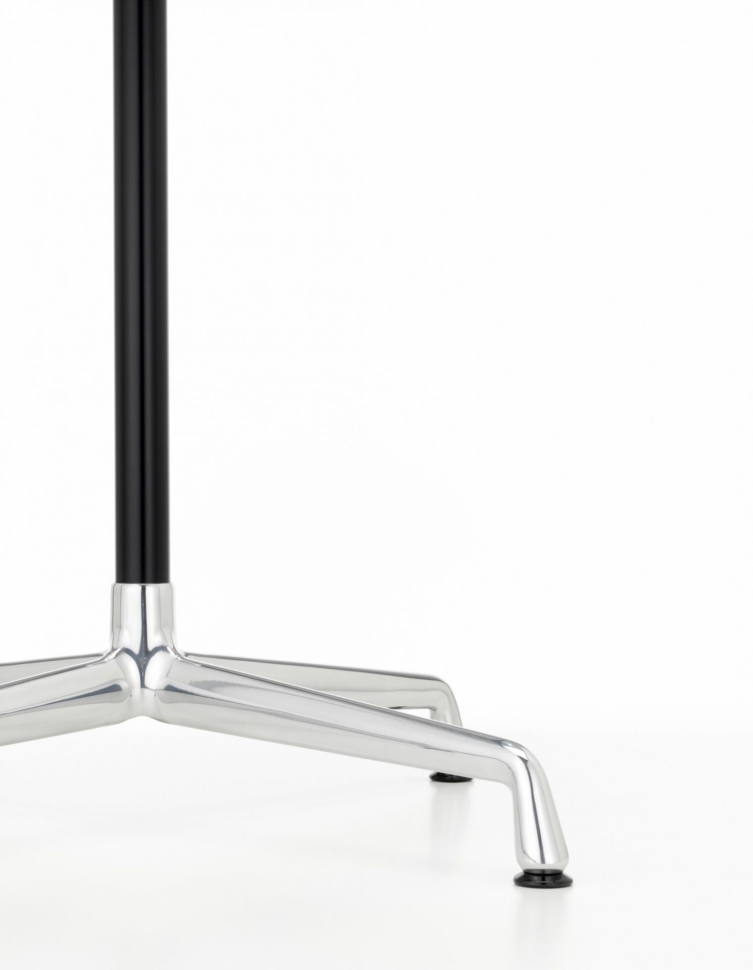 Eames Contract Table Tisch rund Ø70 cm Vitra