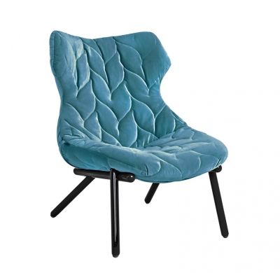 Blauer Foliage Sessel von Kartell mit Samtbezug und schwarzem Gestell, modernes Design für Wohnzimmer.