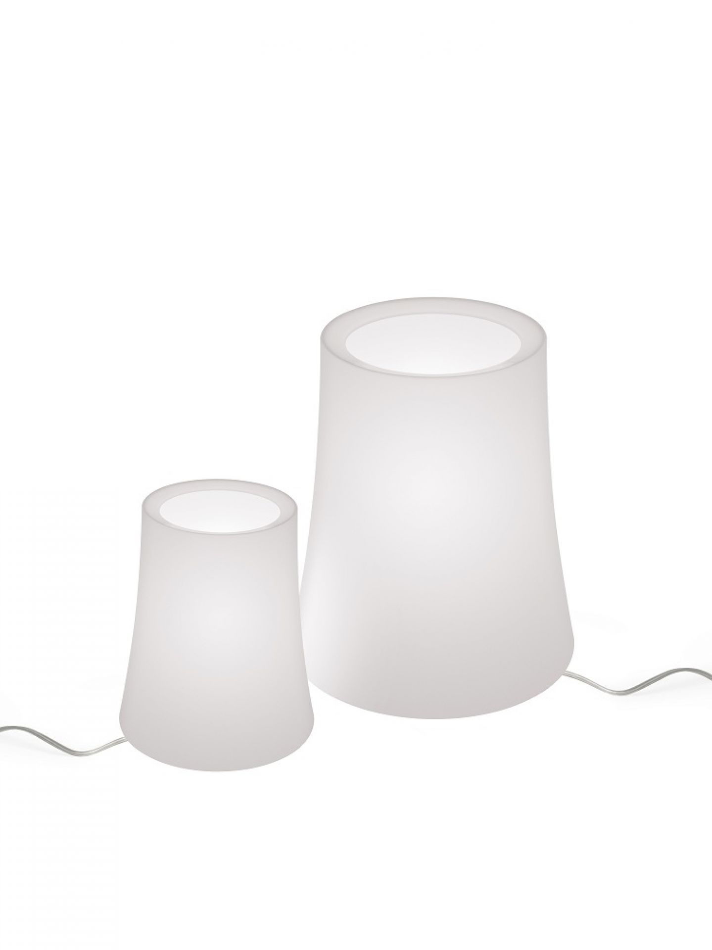 Zwei weiße Birdie Zero Tischleuchten von Foscarini, unterschiedliche Größen, modernes Design.