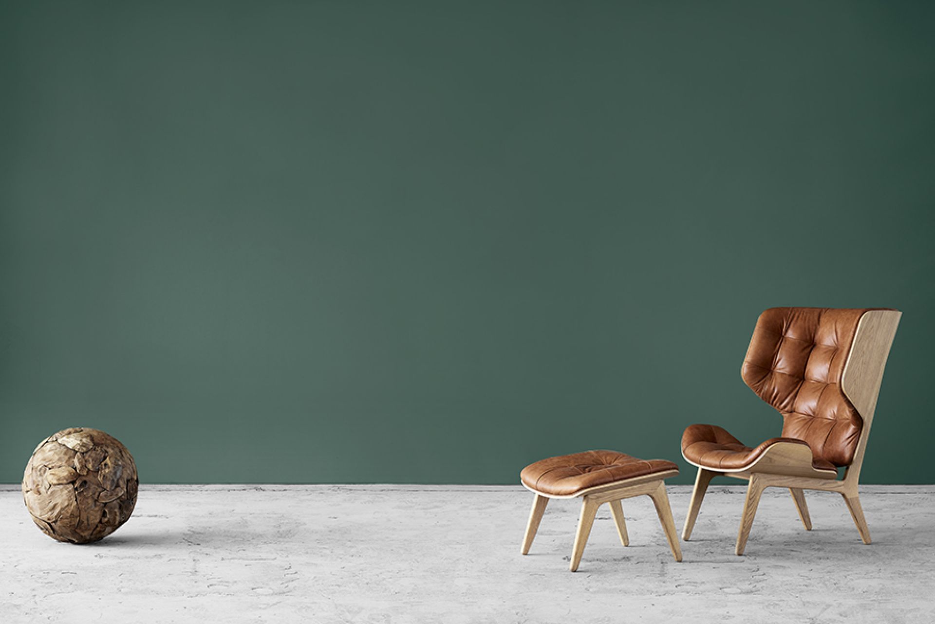 Mammoth Chair Sessel mit Hocker, Leder Camel, Eiche dunkel geräuchert. Design Ledersessel.