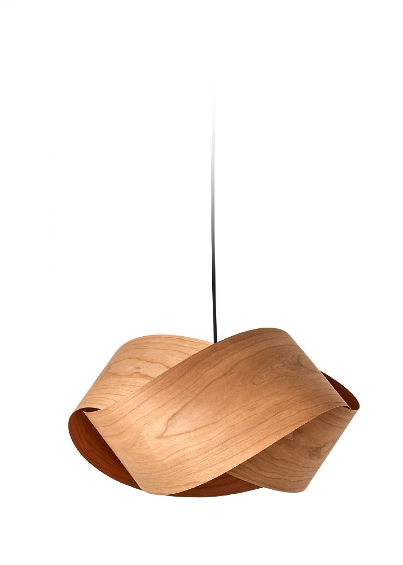 Nut Pendelleuchte von LZF Lamps mit Kirschholz-Schirm und schwarzem Kabel. Moderne Hängelampe.