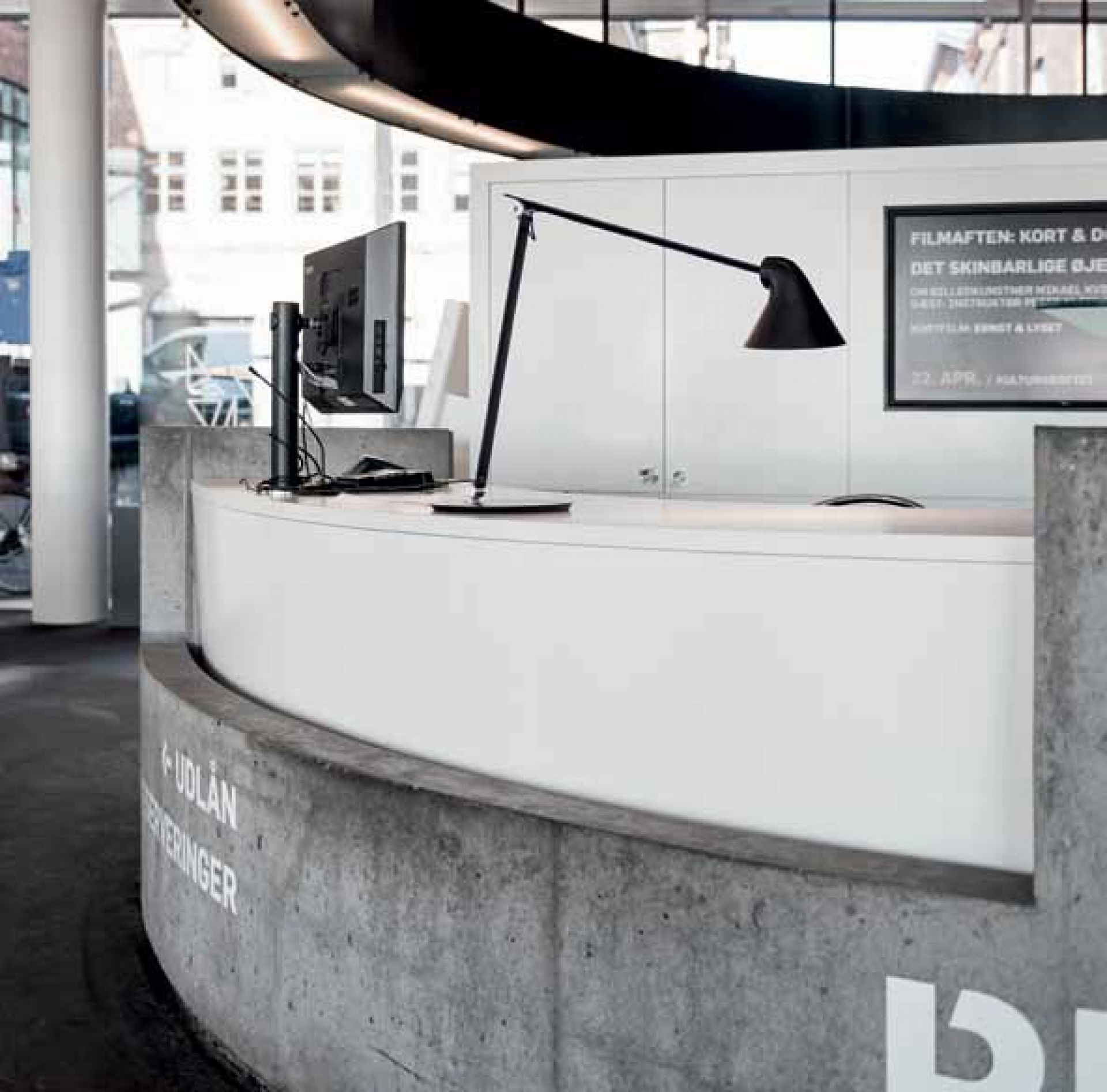 NJP Tischleuchte Louis Poulsen