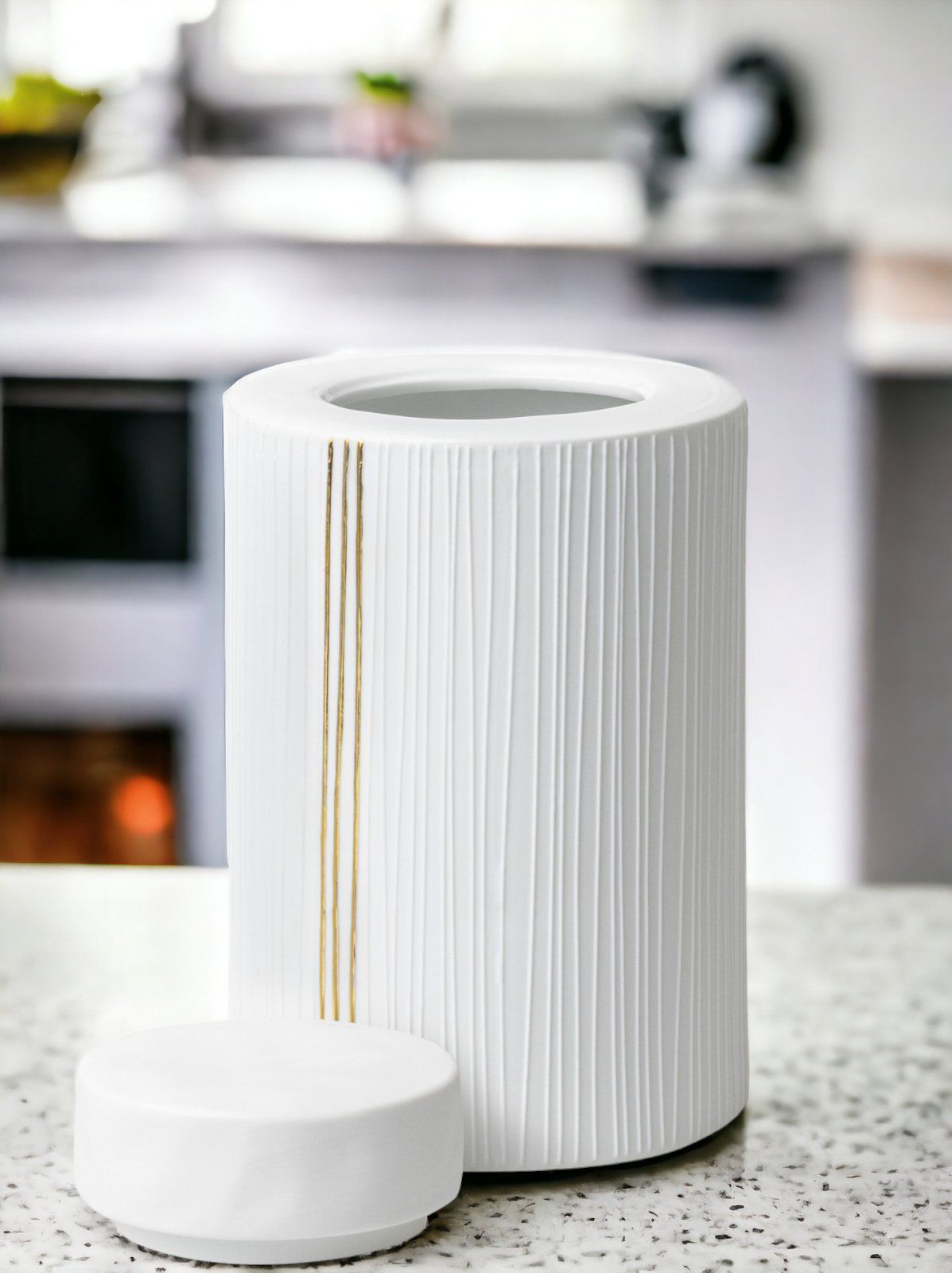 Weiße Porzellandose mit Streifen von Räder, inklusive Deckel, für stilvolle Aufbewahrung in Küche und Wohnbereich.