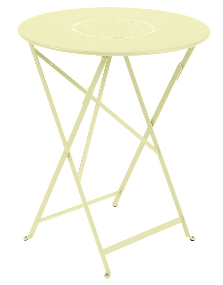 Gelber Floréal Tisch von Fermob für den Außenbereich, runder Gartentisch mit filigranem Muster.
