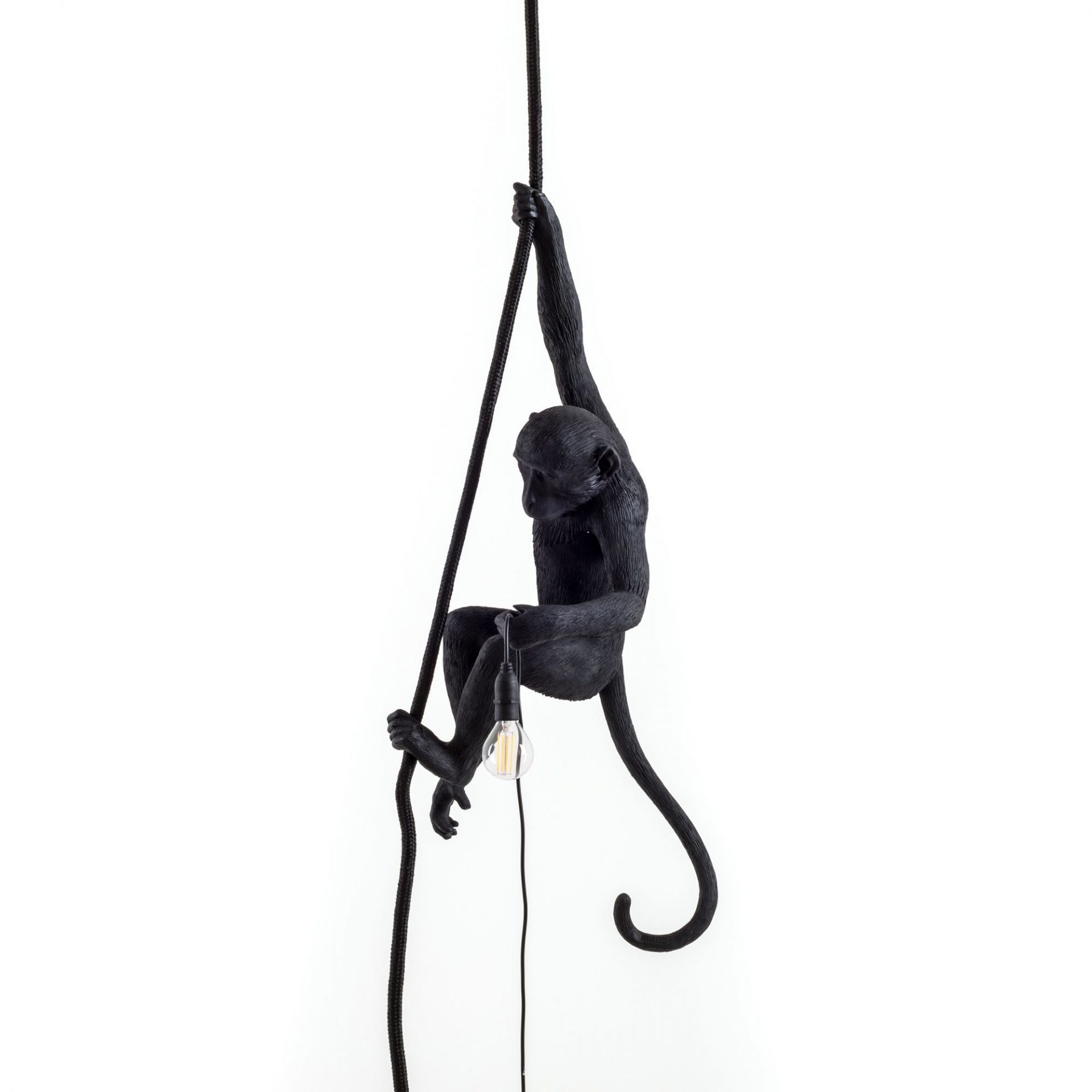 Schwarze Monkey Lamp Pendelleuchte von Seletti: Affe hält Glühbirne an einem Seil. Designlampe.