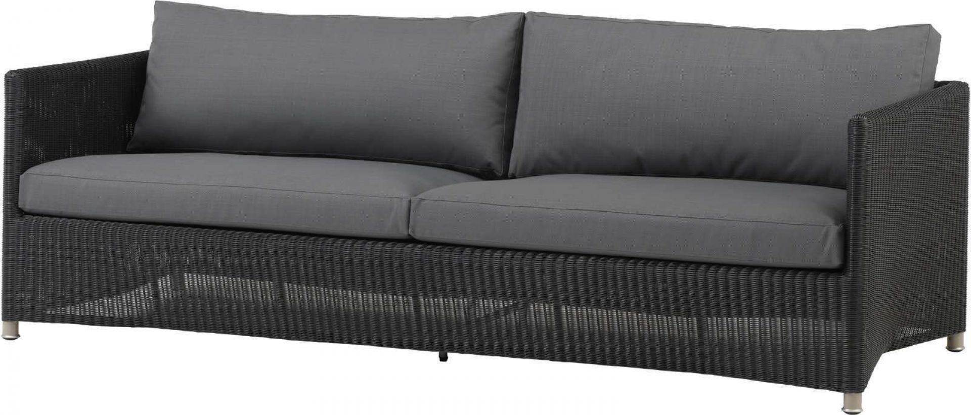 Cane-Line Diamond Outdoor Sofa, 3-Sitzer, Anthrazit Rattan mit grauen Kissen, modernes Gartenmöbel für Terrasse.