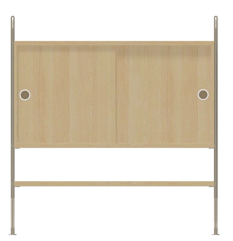 Wohnzimmer KONFIGURATIONEN L3 String Furniture mit Schiebetüren und Regalböden in hellem Holzdekor.