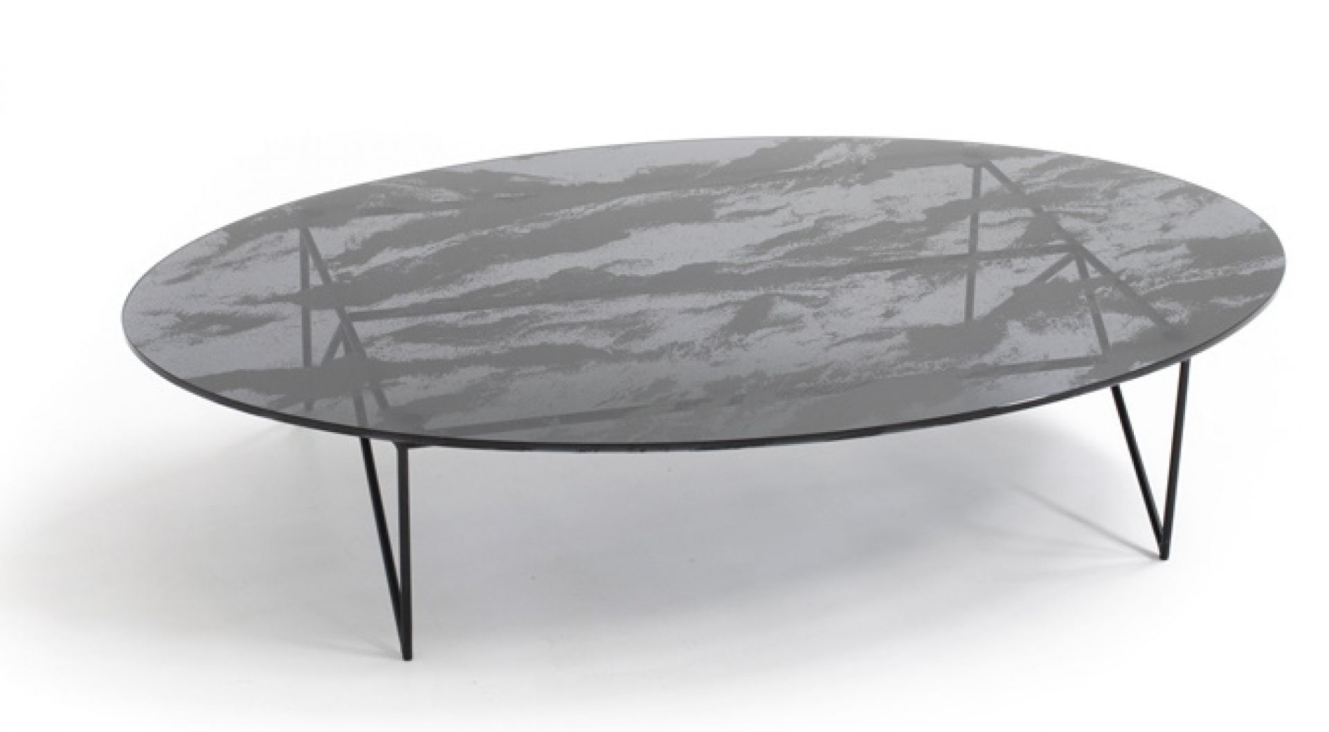 Ovaler AeroZeppelin Tisch von Moroso Diesel mit grau gemusterter Glasplatte und schwarzen Metallbeinen.