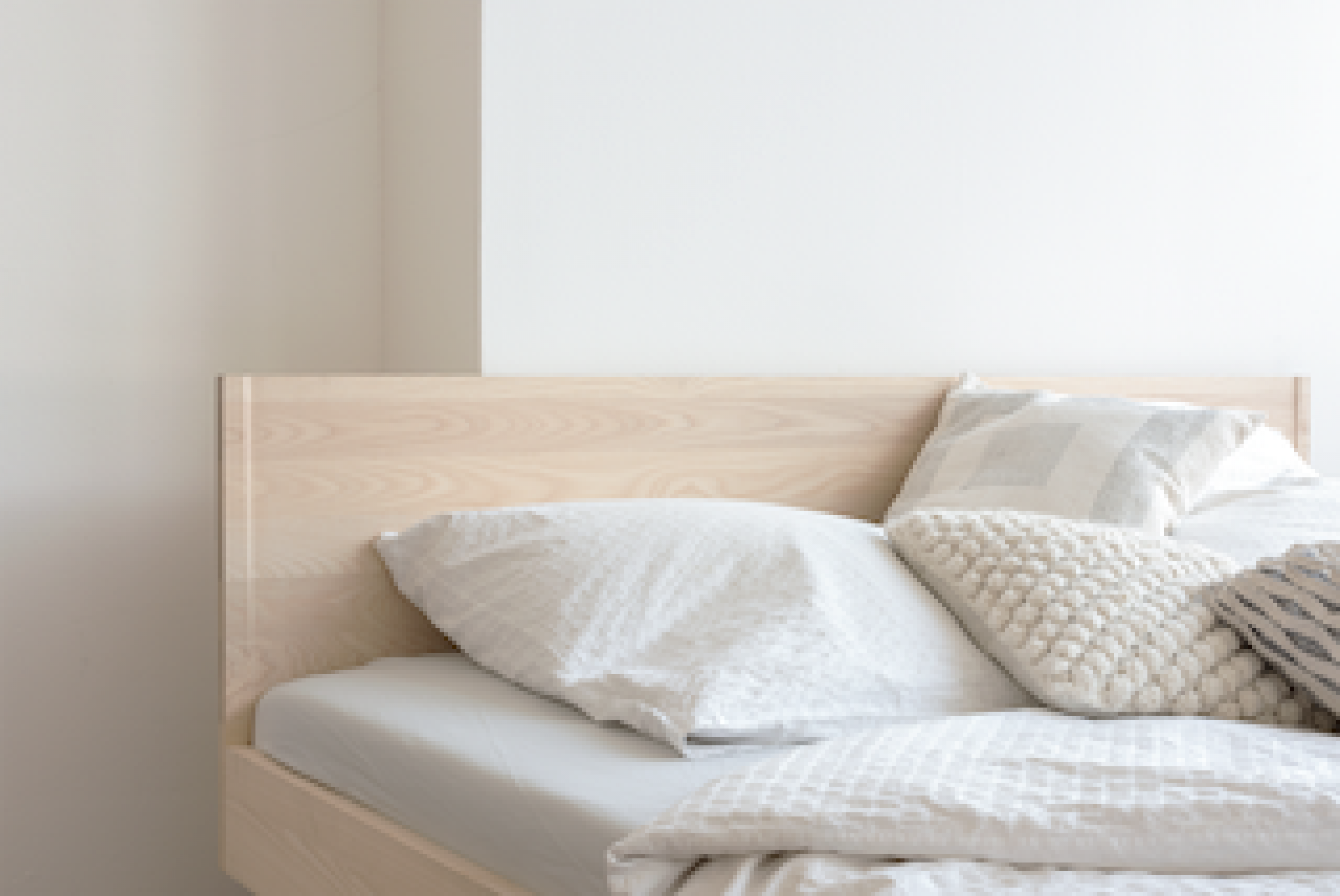 ZIANS Bett Large mit Kopfteil, Beine geteilt OUT