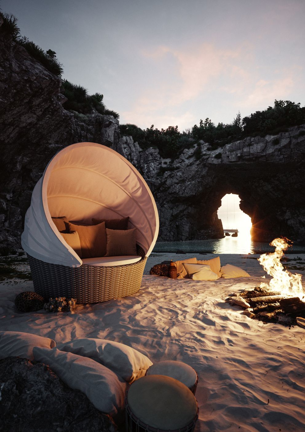 Orbit Sofainsel von Dedon mit Verdeck Taupe am Strand mit Lagerfeuer und Meer.