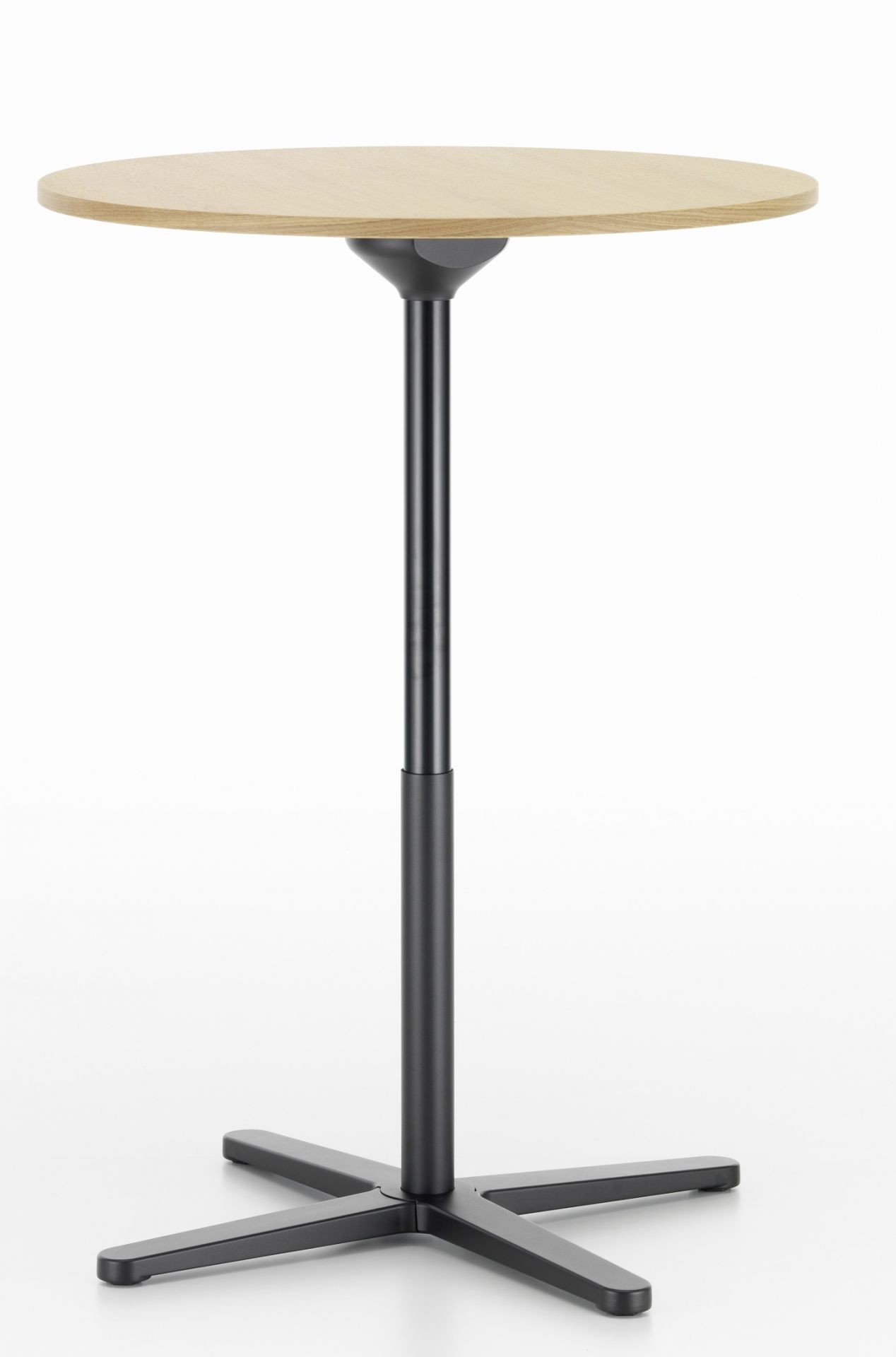 Vitra Super Fold Table: Runder, faltbarer Stehtisch mit hellem Holz und schwarzem Fuß.