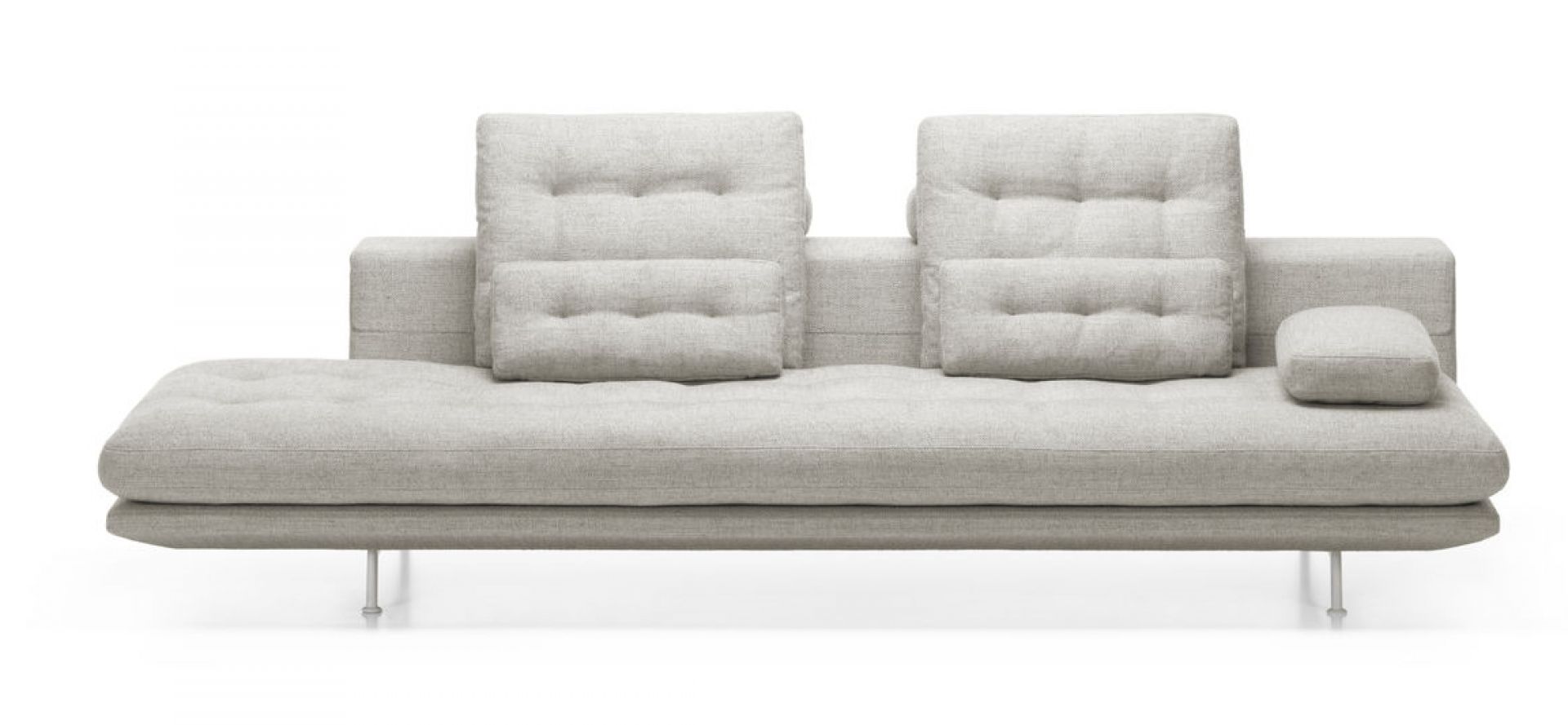 Helles Vitra Sofa mit Kissen und Metallfüßen. Moderne Couch für Wohnzimmer und Lounge.