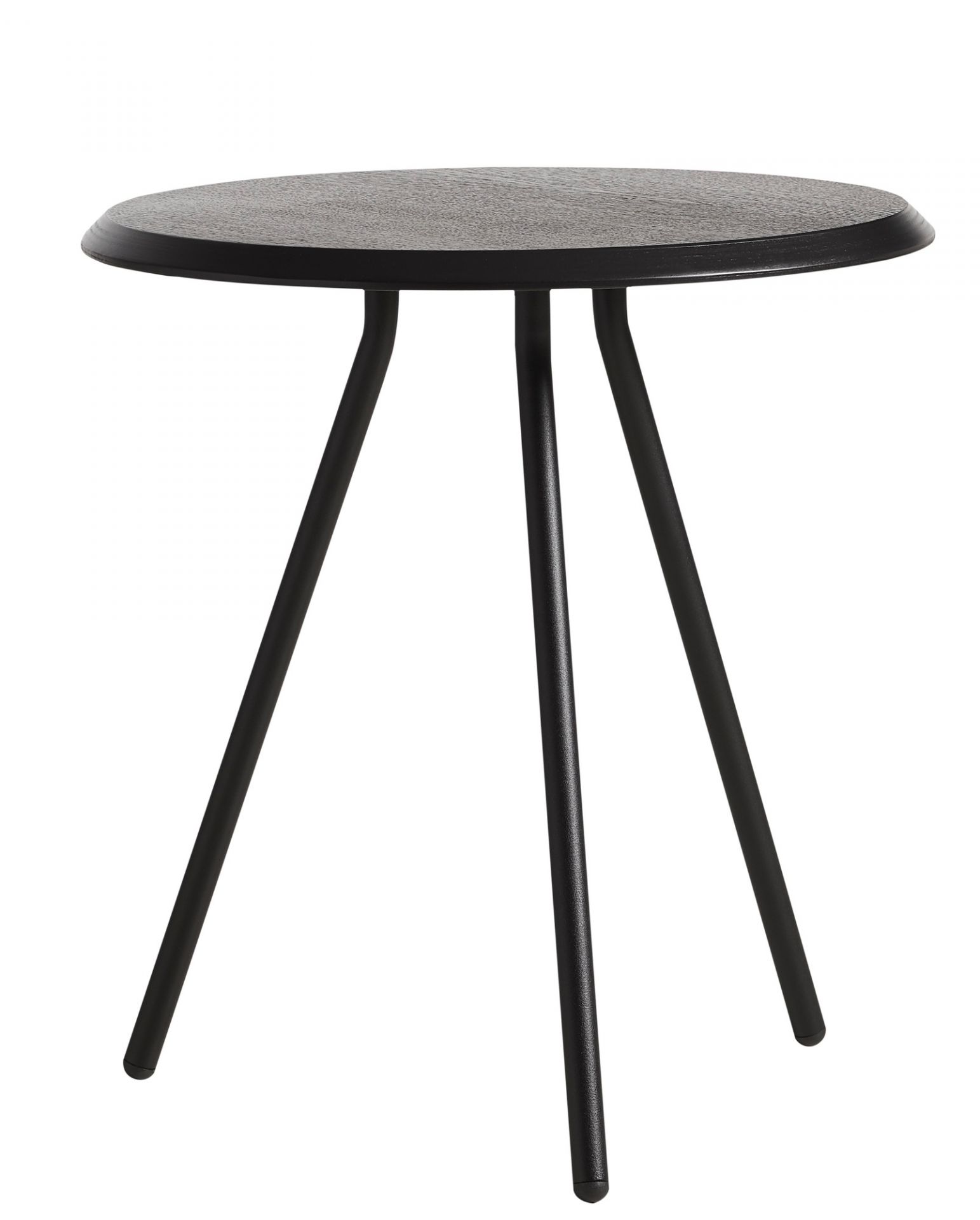 Schwarzer Soround Beistelltisch von Woud mit runder Eichenplatte und filigranem, dreibeinigem Gestell.