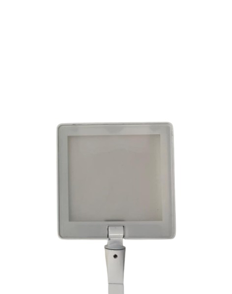 Weiße Kelvin Edge Tischleuchte von Flos: Moderne LED-Tischlampe mit verstellbarem Leuchtenkopf.