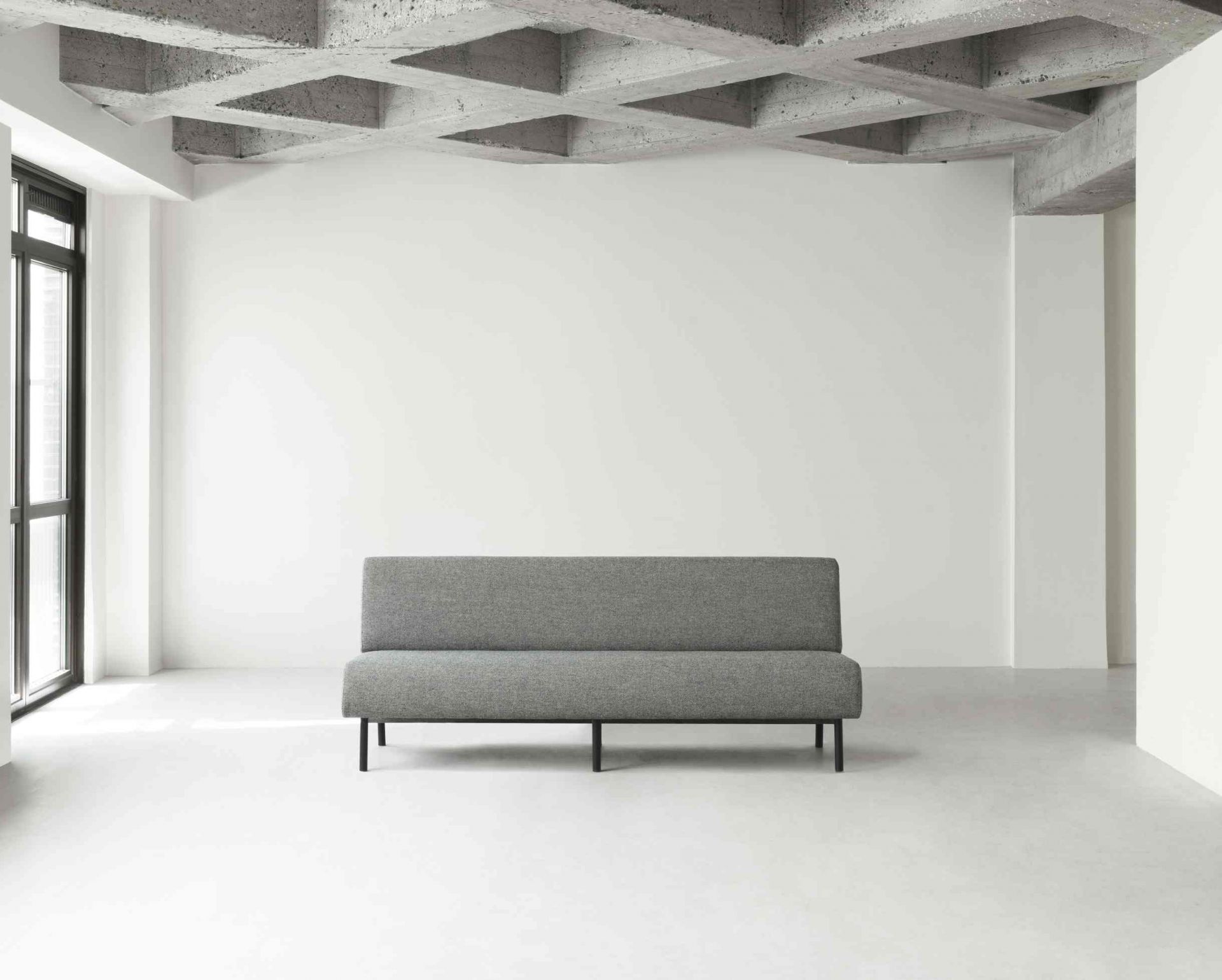 Graues Fram Sofa von Normann Copenhagen, 165 cm, modernes Design, minimalistisch, für Wohnzimmer und Büro.