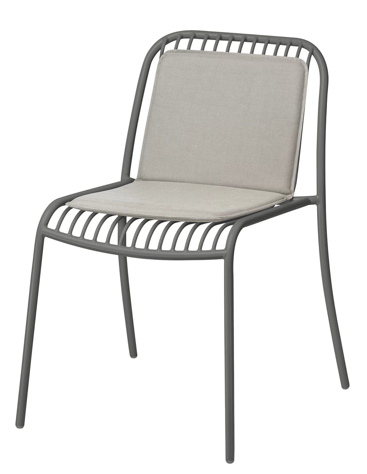 Grauer Yua Stuhl mit bequemer, hellgrauer Sitzauflage für den Outdoor-Bereich von Blomus.