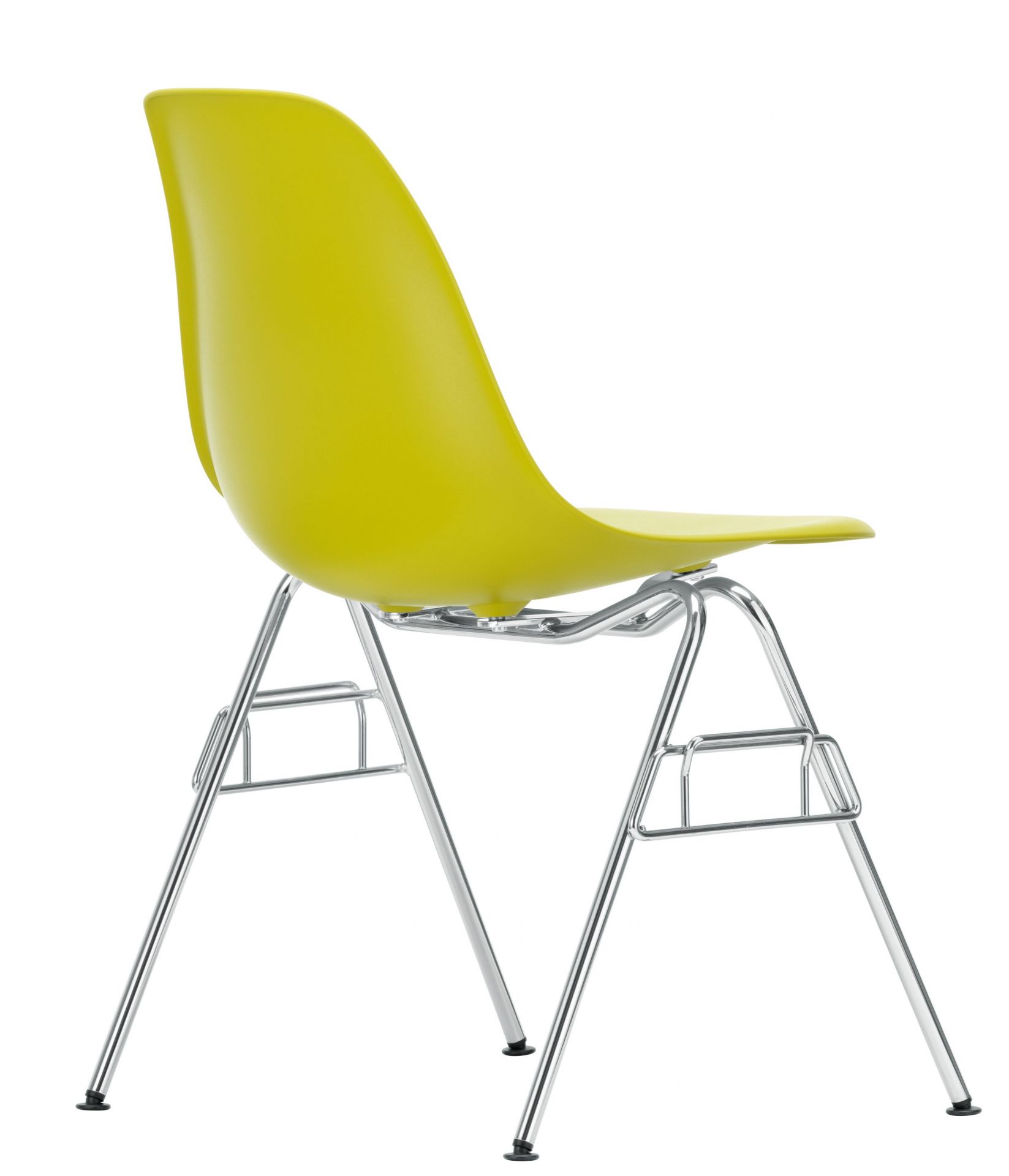Gelber Eames Plastic Side Chair DSS von Vitra mit verchromtem Stahlgestell, Seitenansicht. Designklassiker Stuhl.