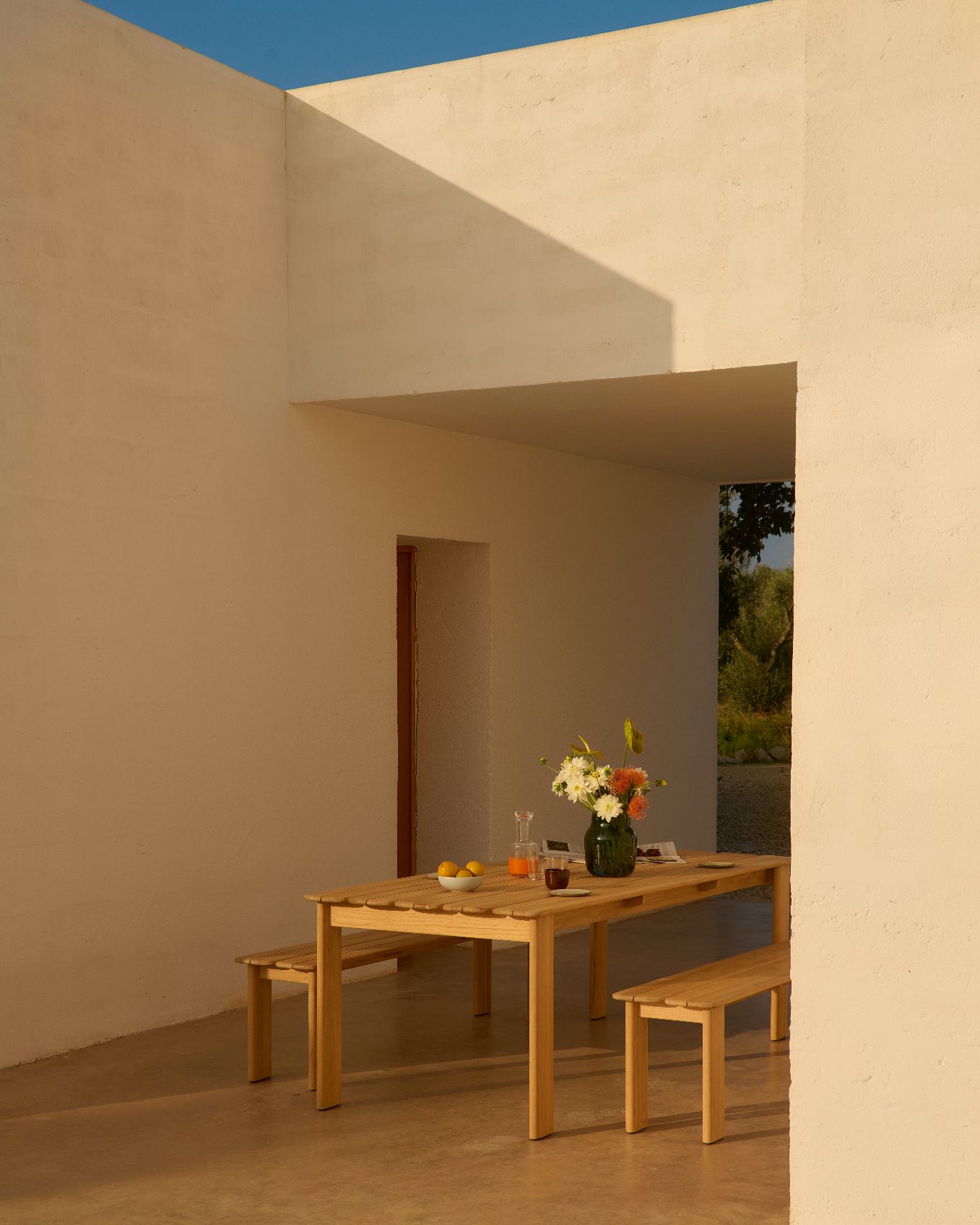 Assemble Bench Bank Teak Outdoor Muuto