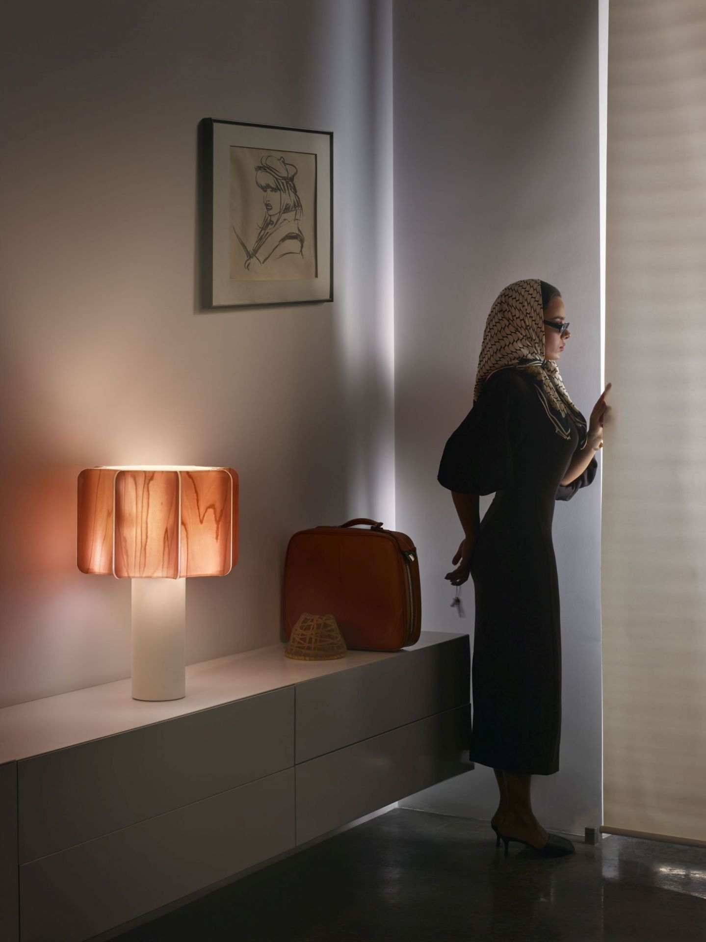 Kactos Tischleuchte von LZF Lamps aus Holzfurnier, warmes Licht im modernen Ambiente.