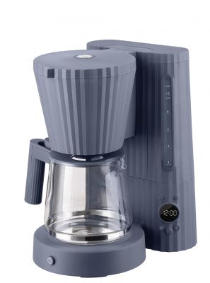 Graue Alessi Filterkaffeemaschine MDL14 Plissé mit Glaskanne und digitaler Anzeige für frischen Kaffee.