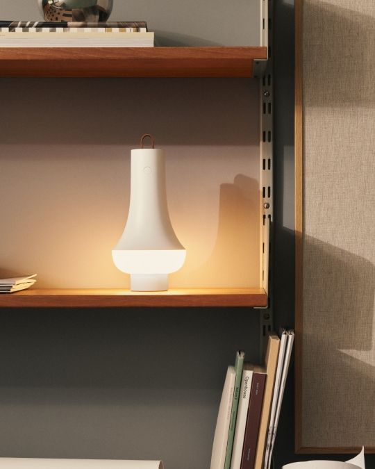 Tomoshi Portable Akkuleuchte / Tischleuchte Louis Poulsen