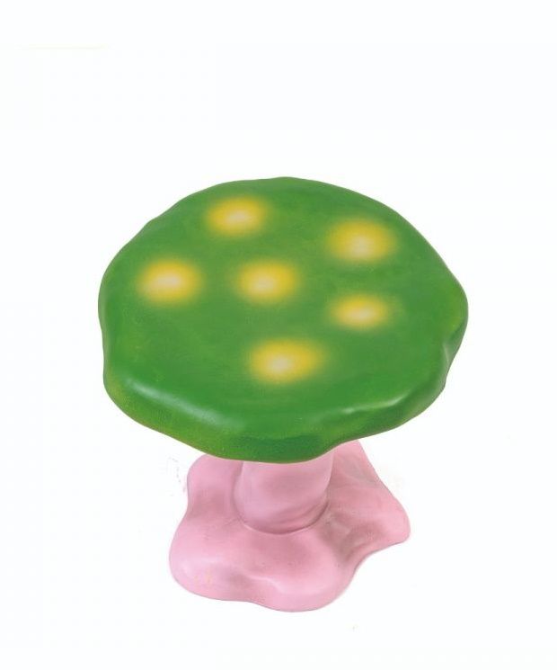 Amanita Hocker grün von Seletti: Pilzhocker mit grünem Hut und rosa Stiel.