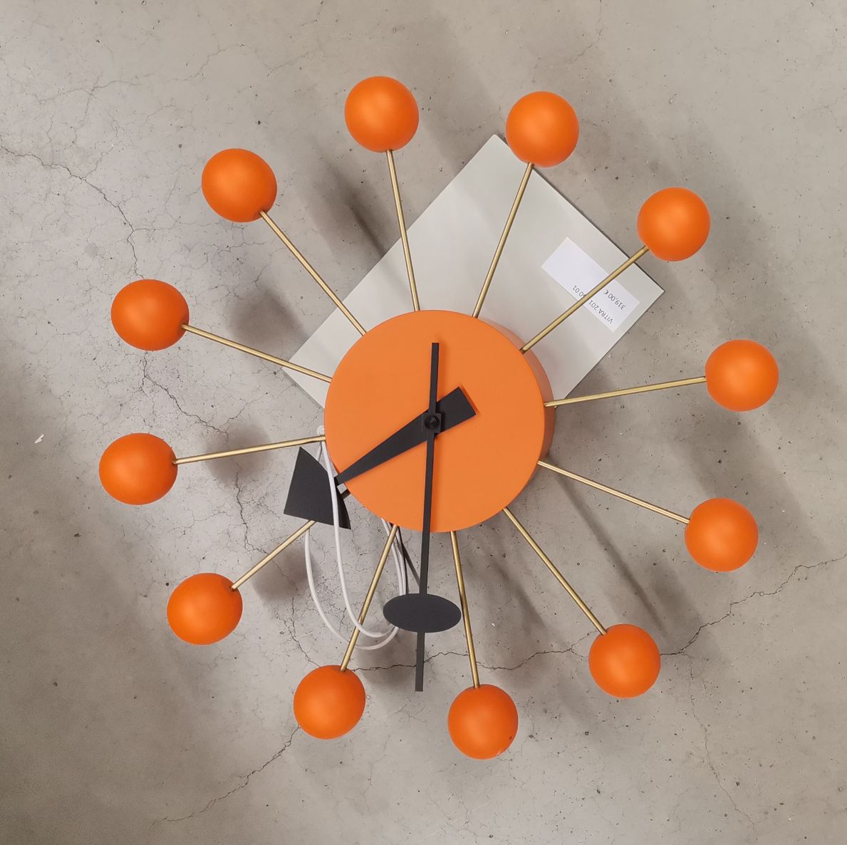 Ball Clock Wanduhr - orange Vitra