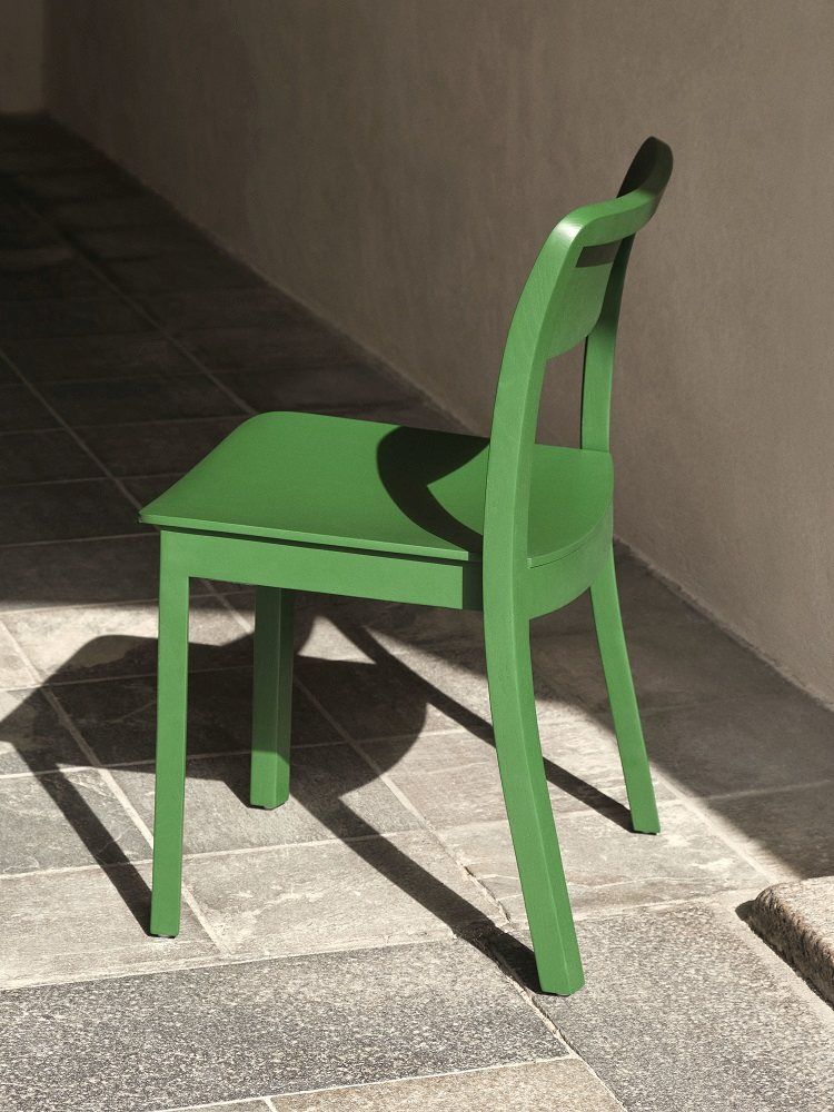 Grüner Pastis Chair Stuhl von Hay, Ansicht von der Seite, modernes Design.