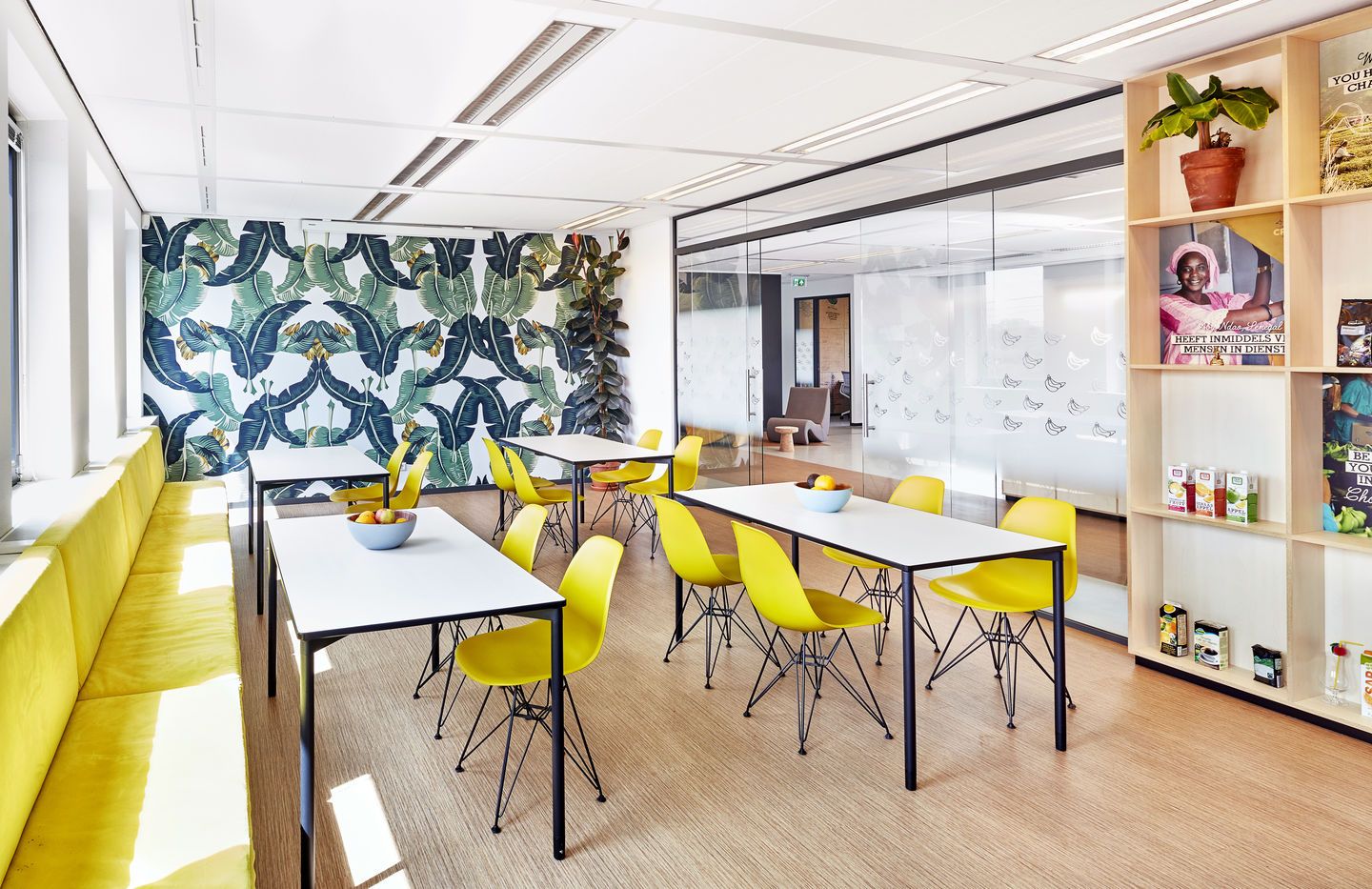 Eames Fiberglass Chair DSR Stuhl Vitra