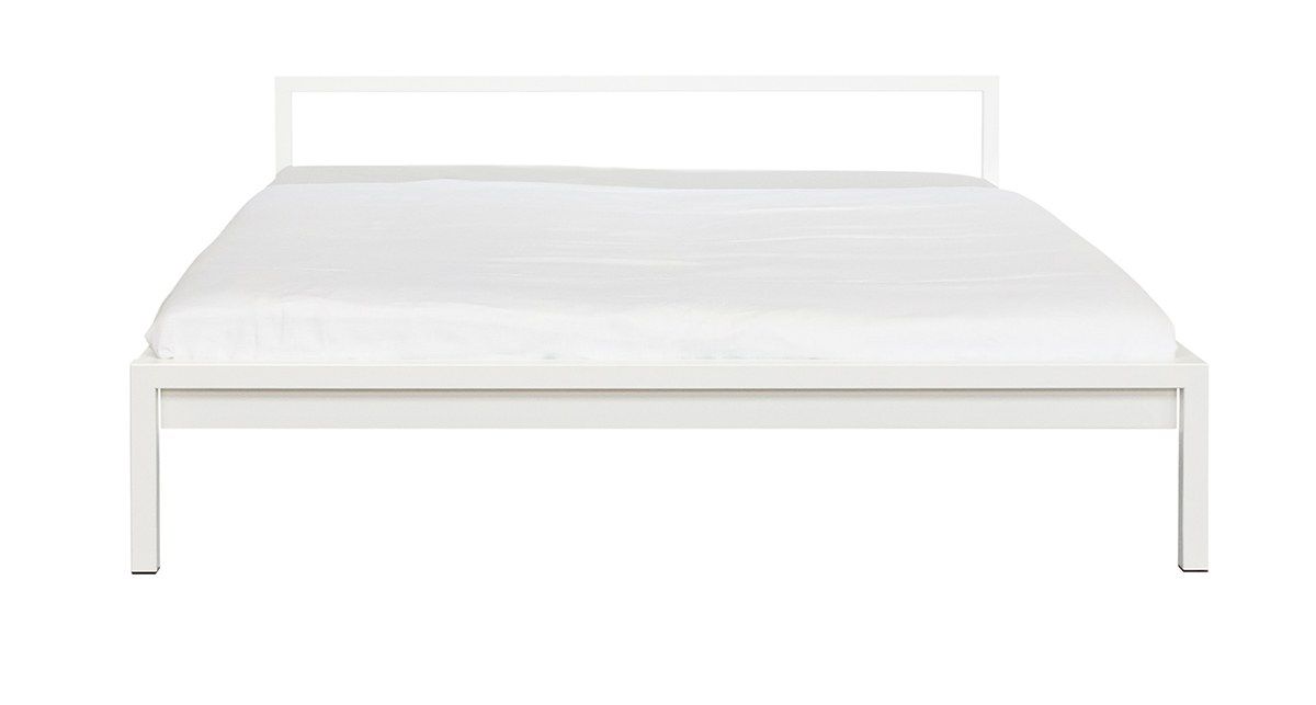 Weißes Pure Bett von Hans Hansen, Stahl pulverbeschichtet, Größe 200x200 cm, modernes Schlafzimmer Design.