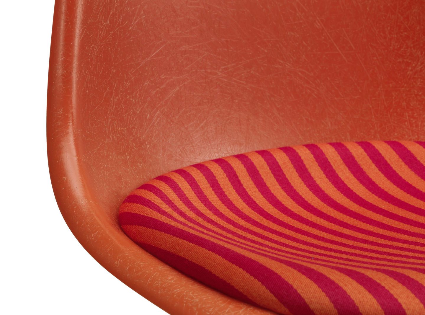 Eames Fiberglass Side Chair La Fonda Rot Orange Vitra LIMITED EDITION 