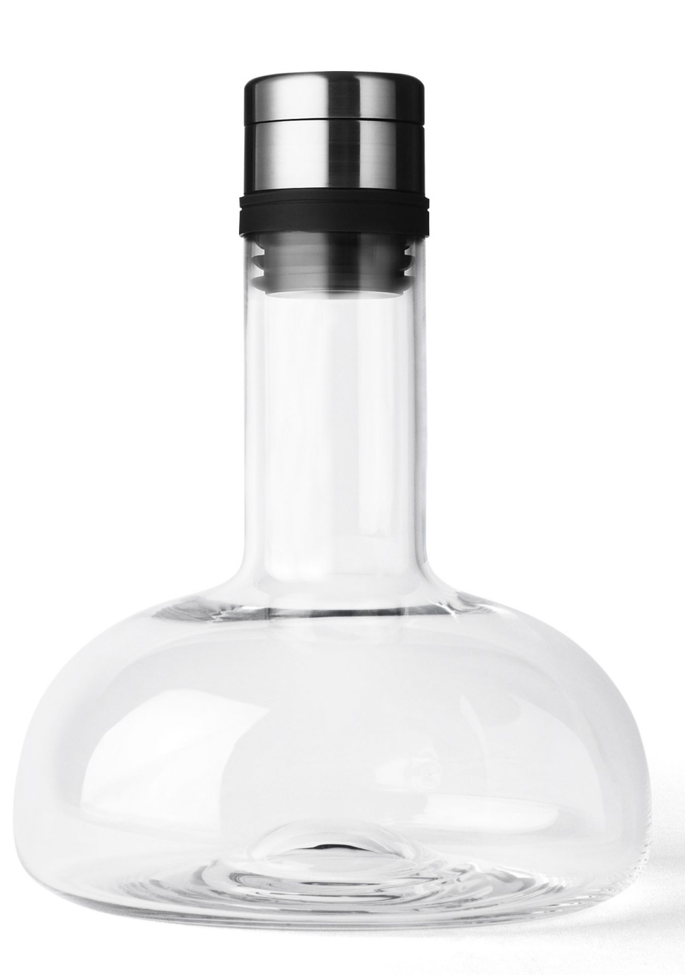 Weinbelüfter Karaffe Audo aus Klarglas mit Edelstahlverschluss, ideal für die Weinprobe und Tischdekoration.