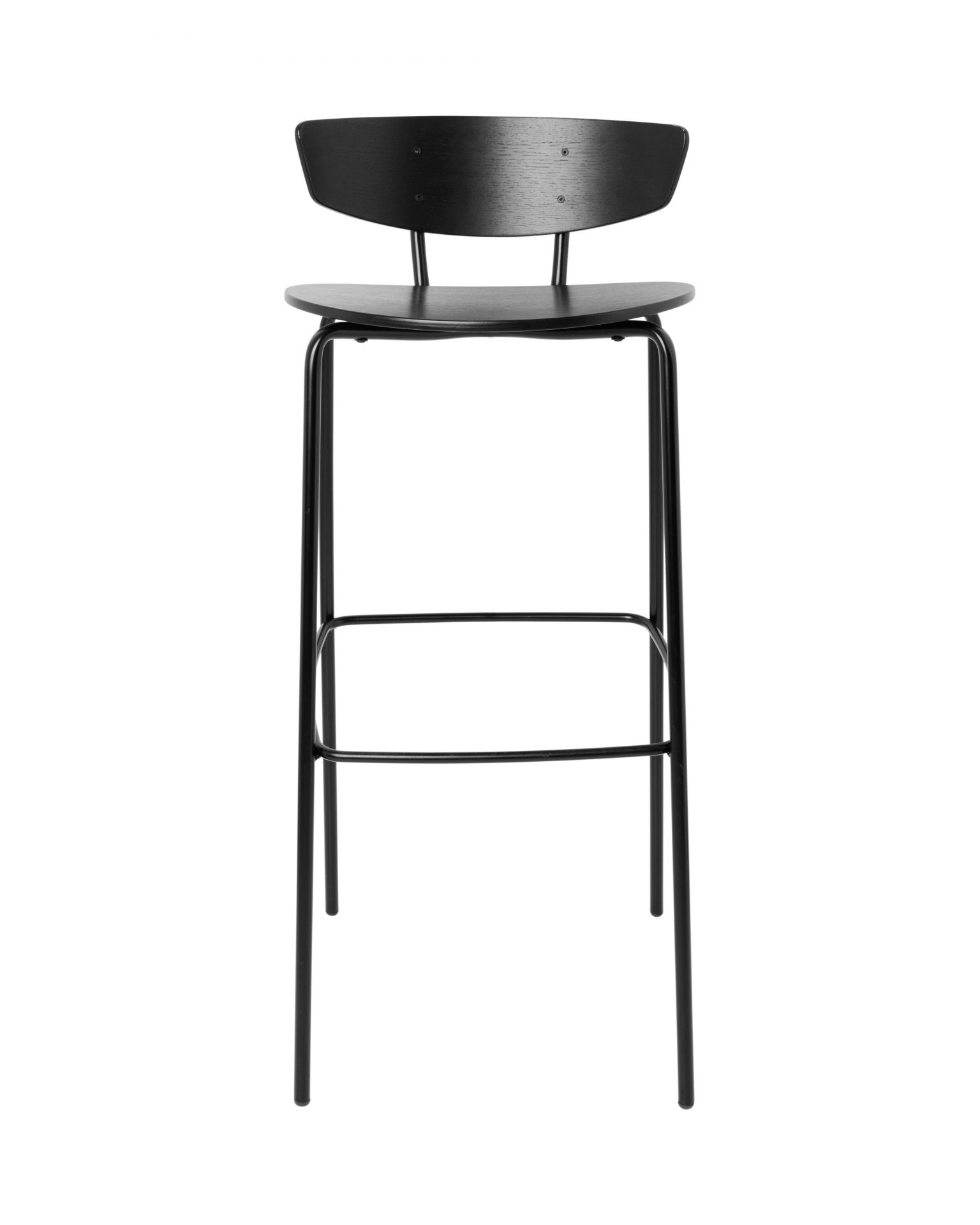 Schwarzer Herman Barstuhl von Ferm Living mit Holz Sitzfläche und Rückenlehne, Metallgestell.