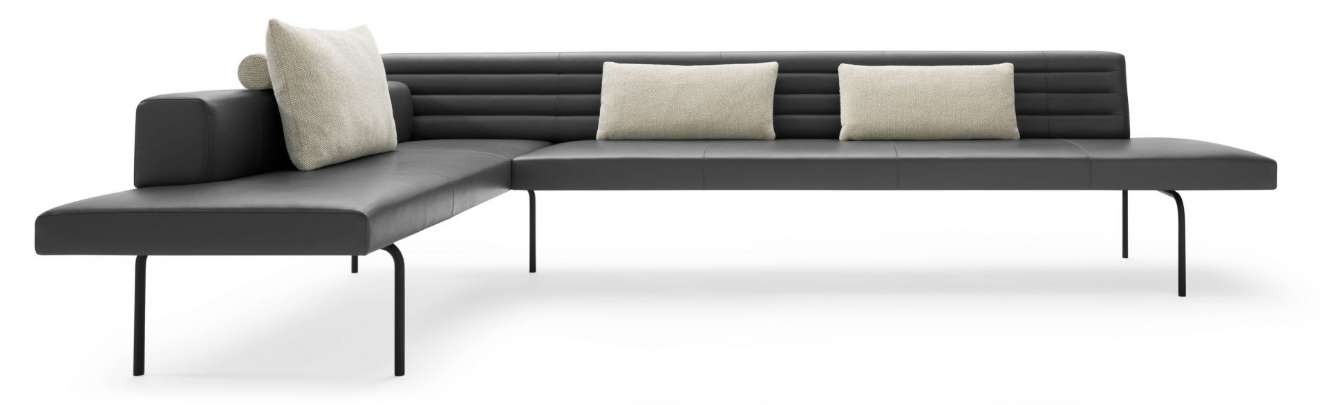 Ison Eckbank von Walter Knoll, freistehend, in dunklem Leder mit Kissen.