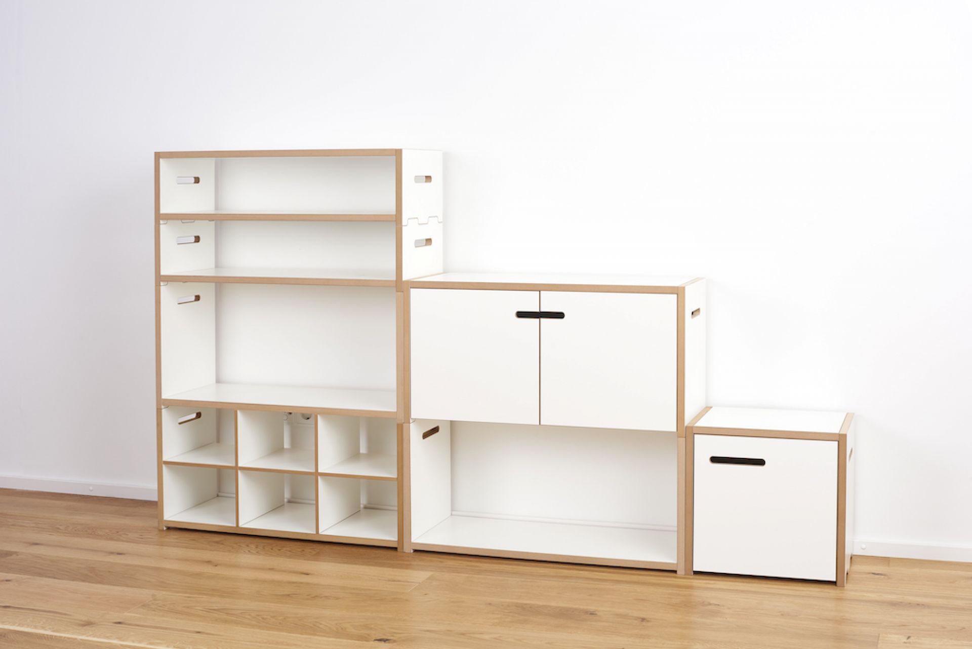 Tojo Halbstark Grundmodul mit Türe links Regalserie Tojo