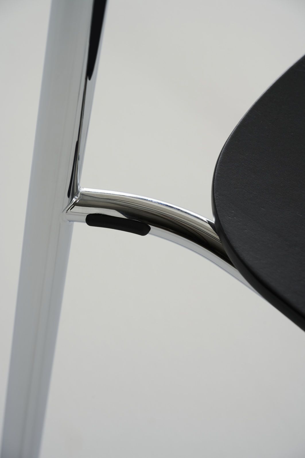 S 243 / S243 Stahlrohr Stuhl Thonet