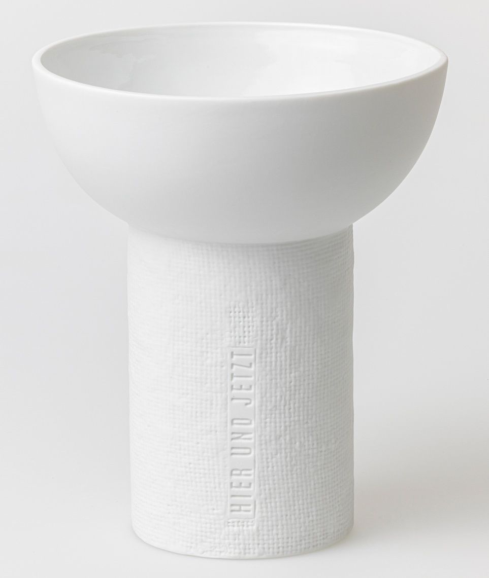 Weiße Räder Vase "Hier und Jetzt" mit zylindrischem Fuß und schalenförmigem Aufsatz, moderne Blumenvase.