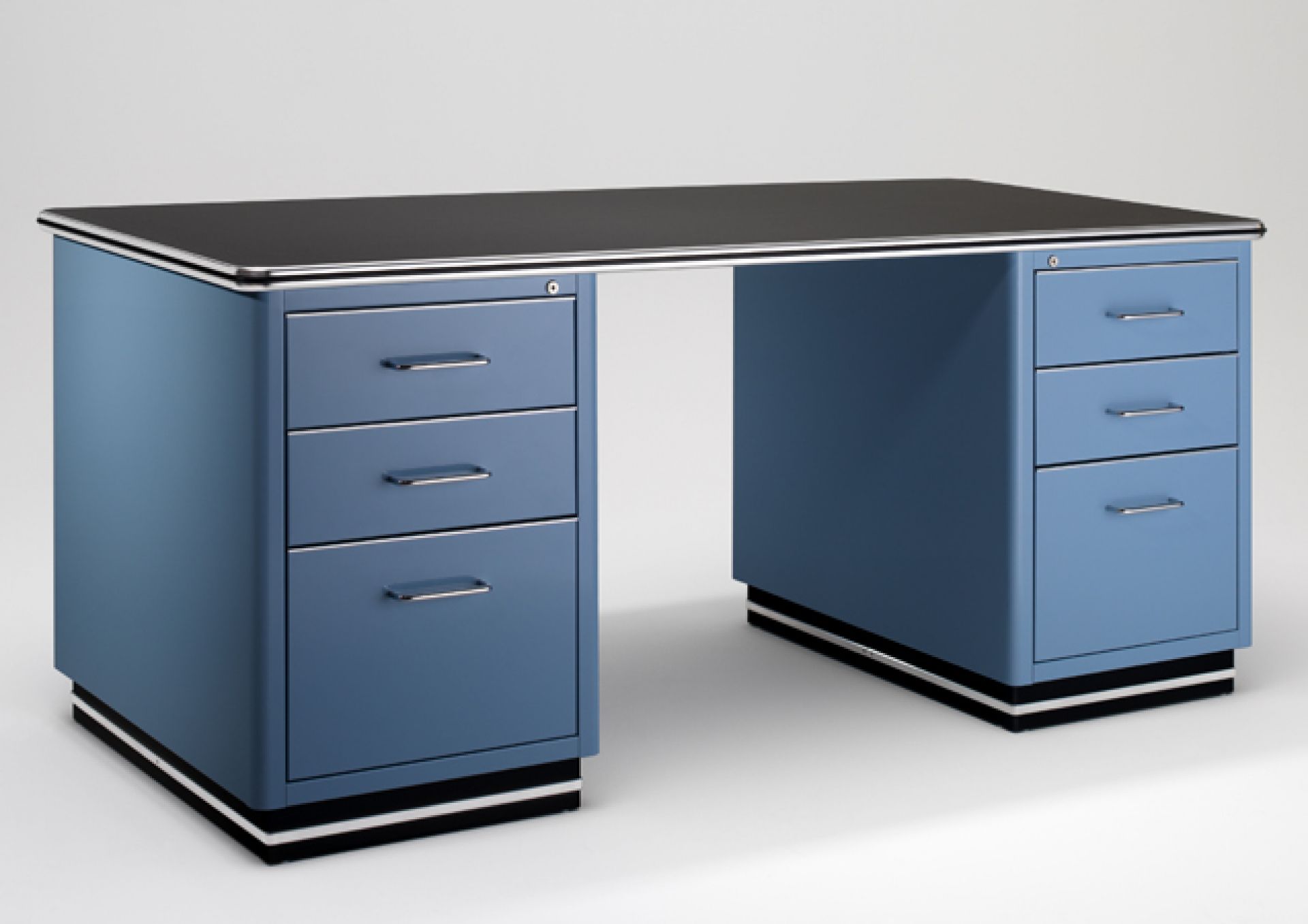 TB 228 Classic Line Schreibtisch von Müller Möbelfabrikation in blau mit schwarzer Tischplatte und Schubladen.