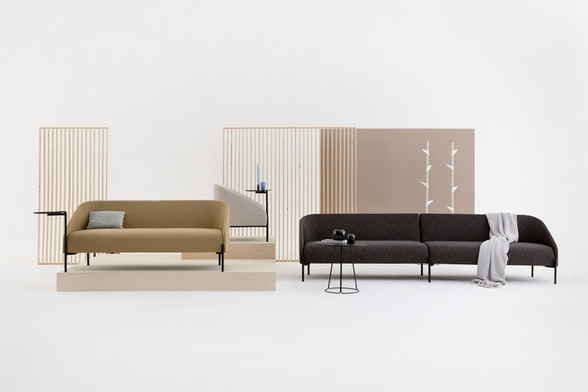 Cascando Garderobenständer aus Bambus: Freistehende, moderne Kleiderständer mit minimalistischem Design für Büro und Zuhause.