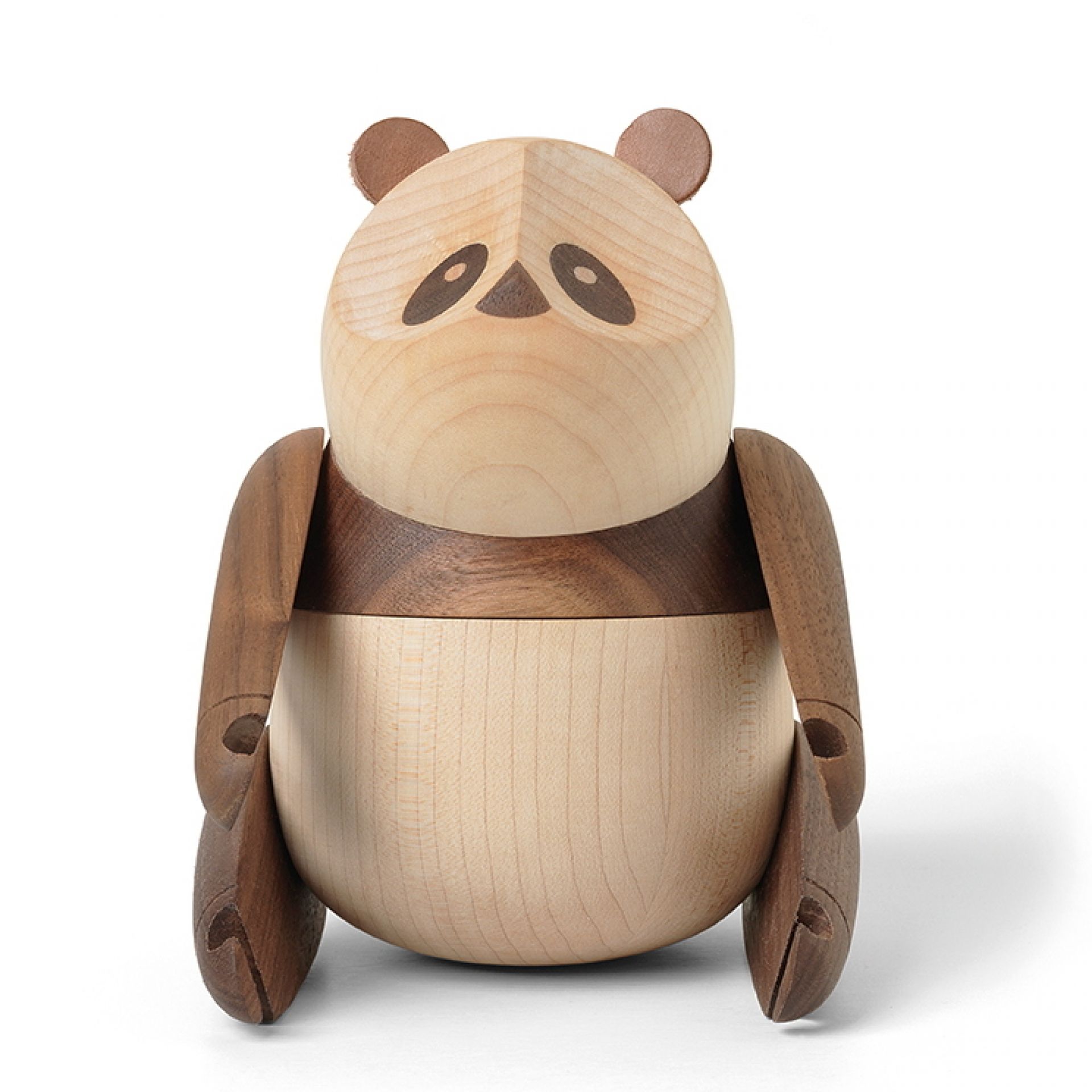 Panda Holzfigur von Architectmade, handgefertigte Holzdeko, einzigartiges Designobjekt für Kinderzimmer und Sammler.