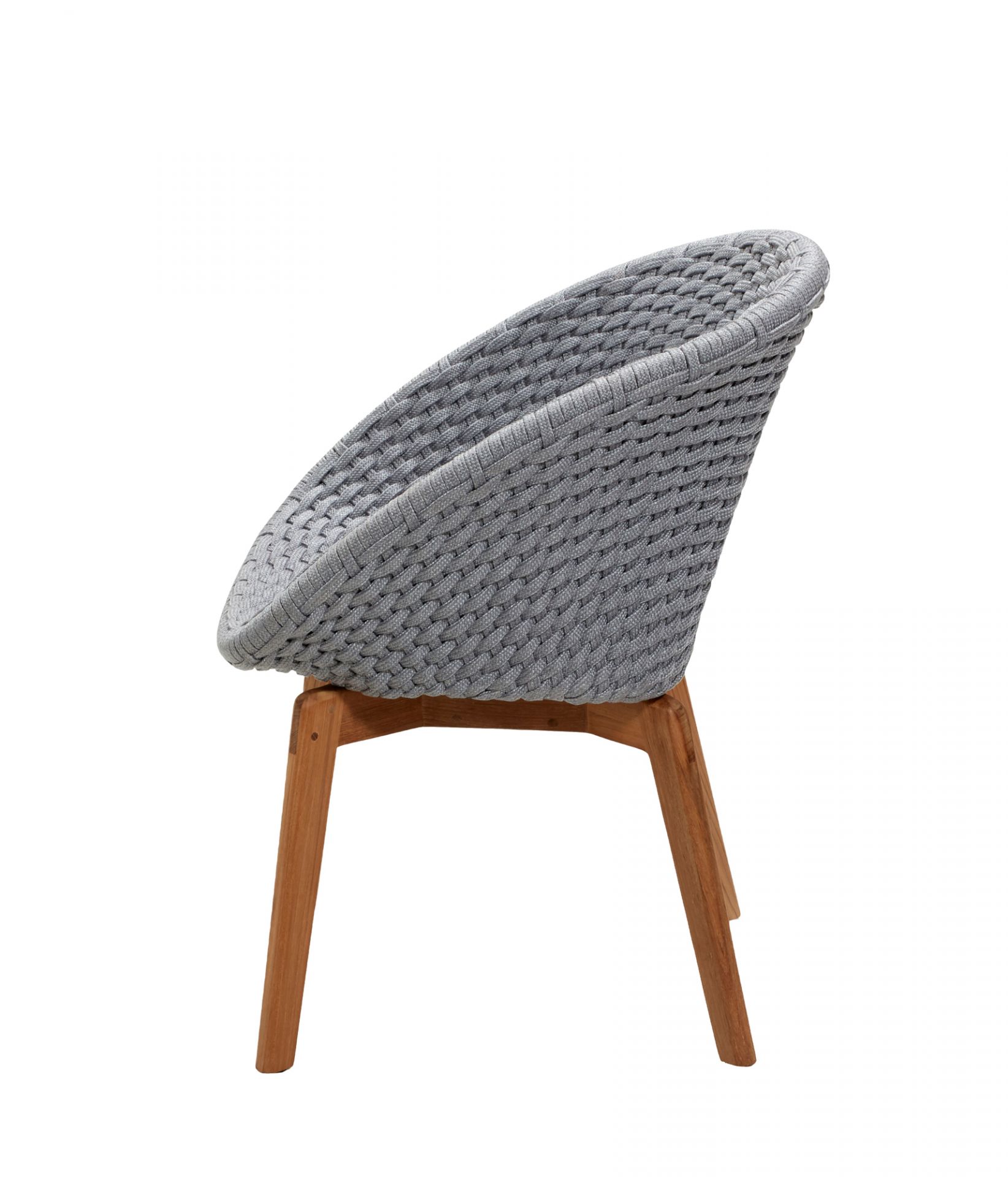 Peacock Sessel für den Garten, hellgraues Rope-Design und Holzbeine. Outdoor Sitzmöbel.