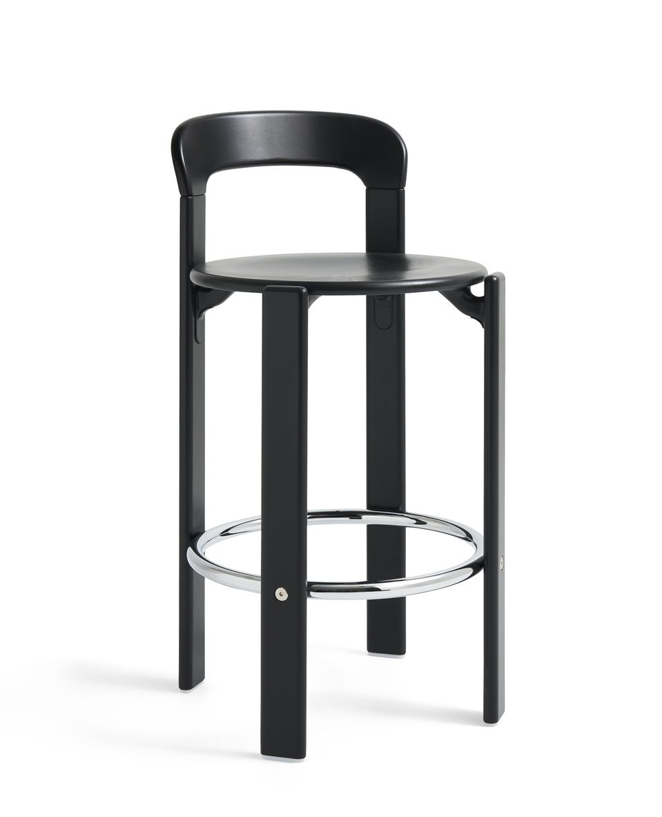 Schwarzer Rey Bar Stool Low Barhocker von Hay mit Rückenlehne und Fußstütze aus Chrom.