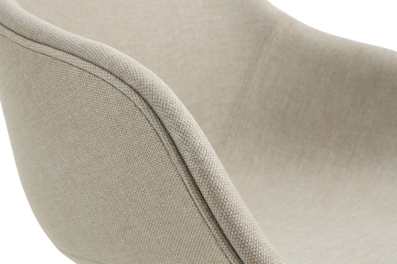 Detailaufnahme des beigen About a Chair AAC253 Stuhls von Hay, Fokus auf Stoff und Naht.