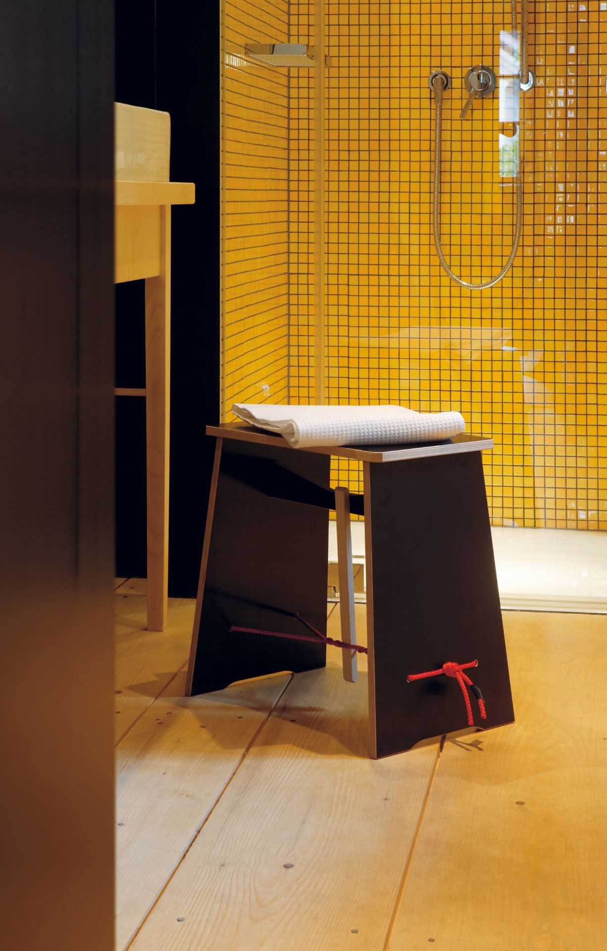 Strammer Max Hocker weiß Nils Holger Moormann