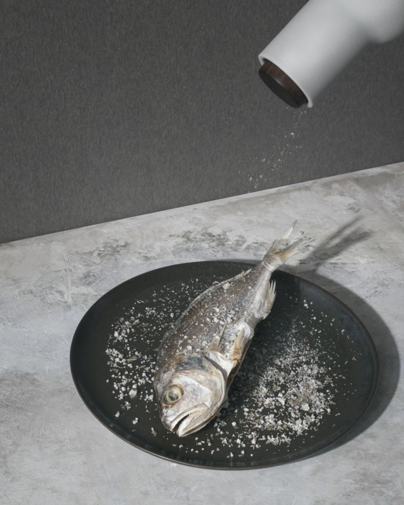 Bottle Grinders Walnuss Salz - und Pfeffermühle Audo bronziertes Messing EINZELSTÜCK