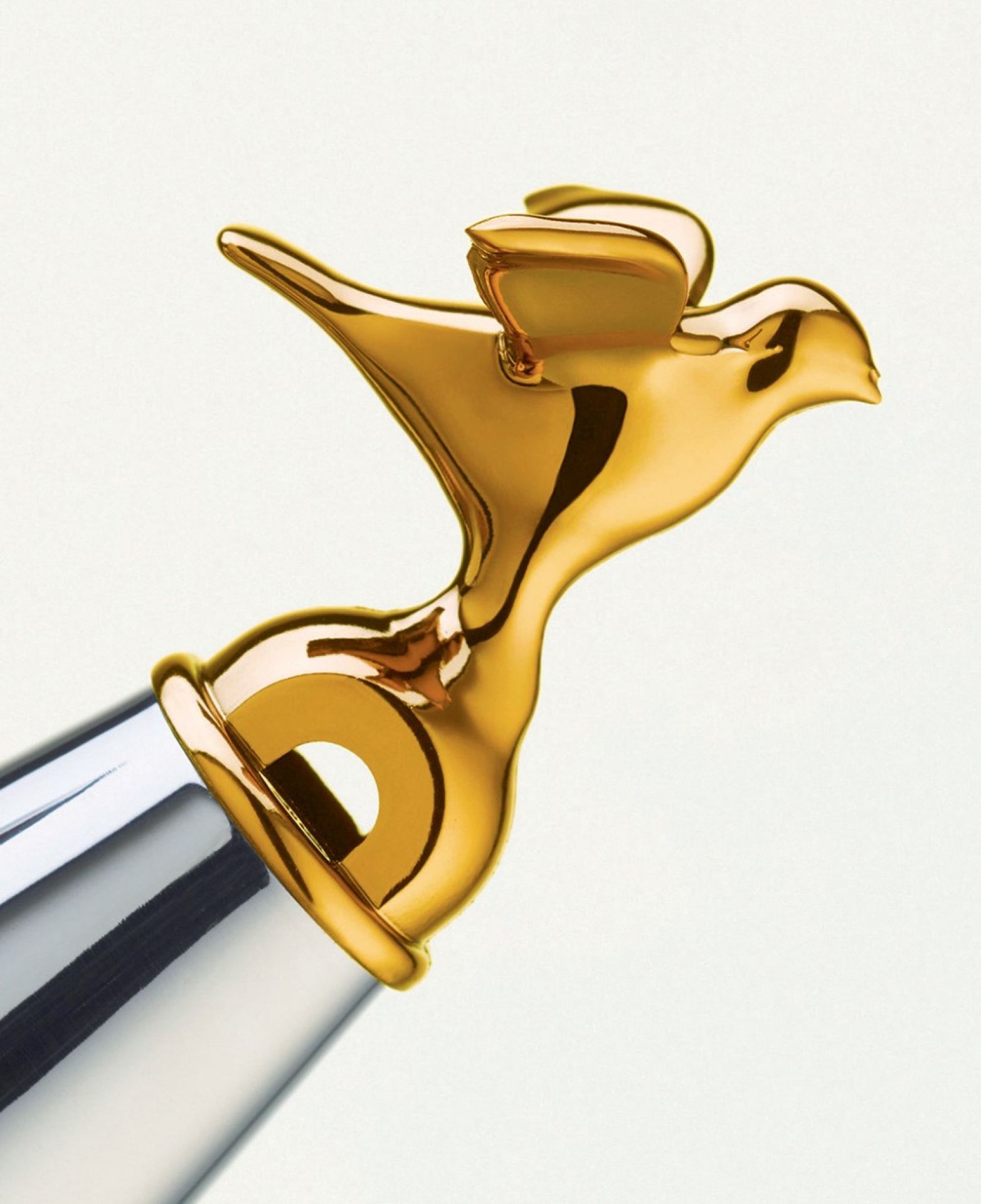 Goldener Ersatzvogel für Alessi Wasserkessel Flöte, 2er Set, Detailaufnahme. Zubehör und Ersatzteile.